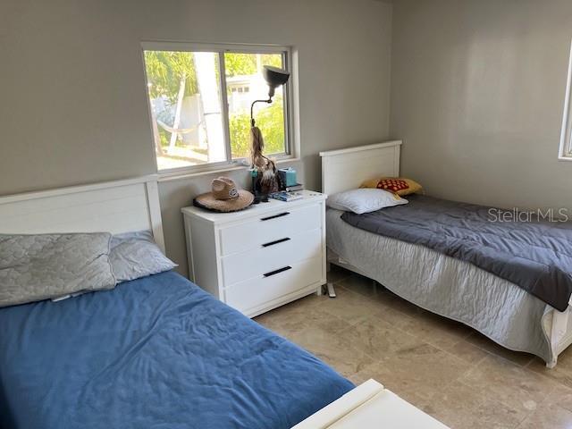 Building Photo - 2220 E Vina Del Mar Blvd