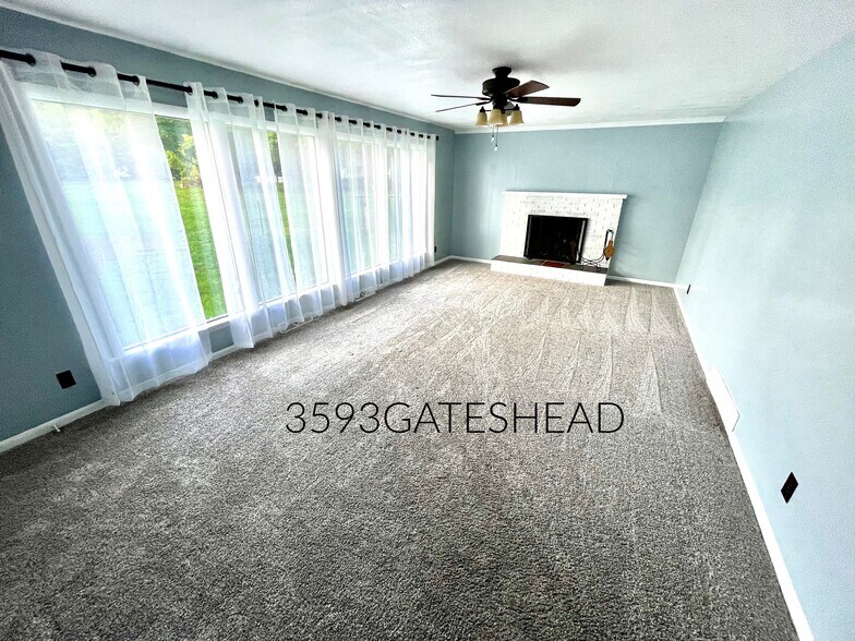 Upstairs Greatroom - 3593 Gateshead St NE