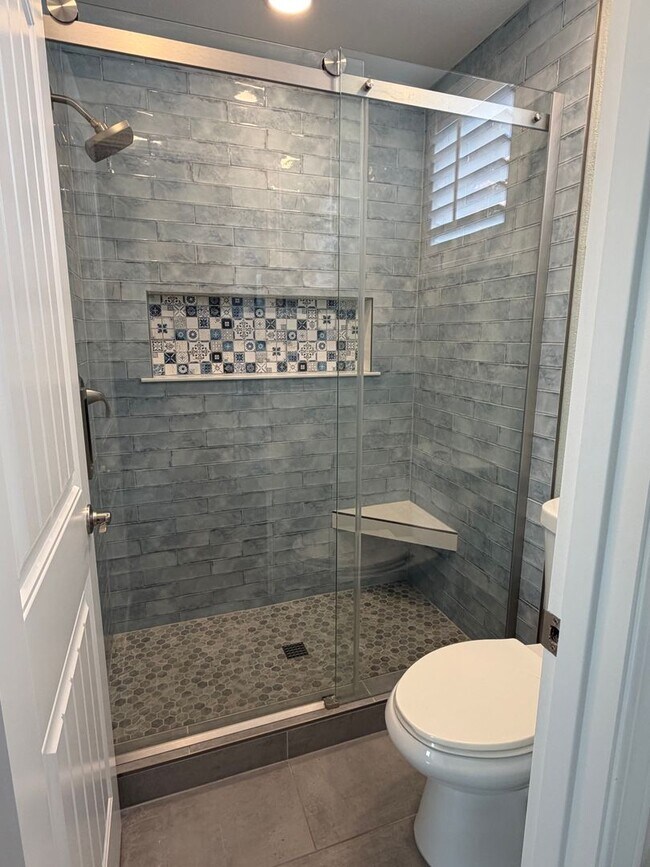 Building Photo - Very Private Carriage Unit Available Now!