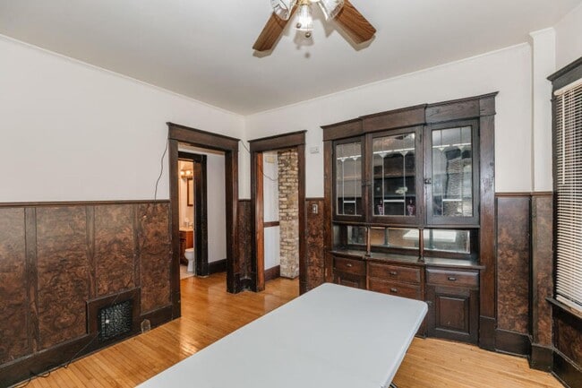 Building Photo - Farwell House