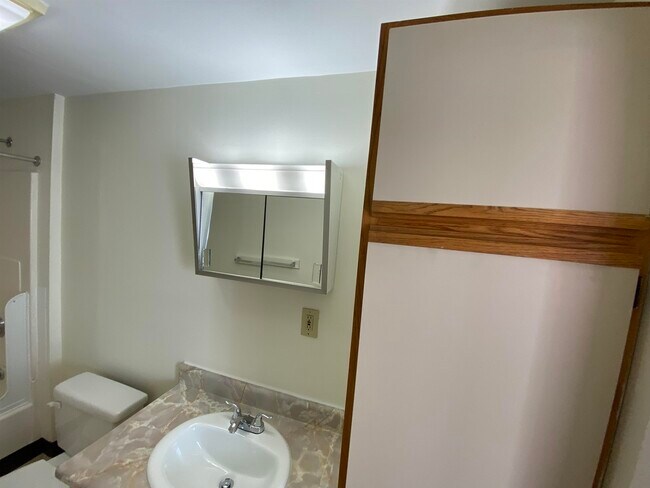 Building Photo - 133 Second St