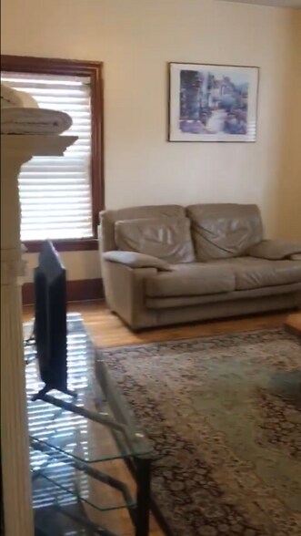 Building Photo - 56 Linden St