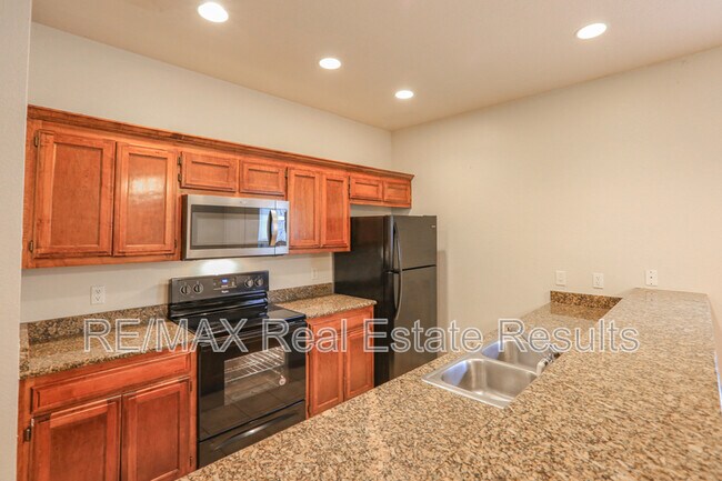 Building Photo - 3600 SW Deerfield Blvd