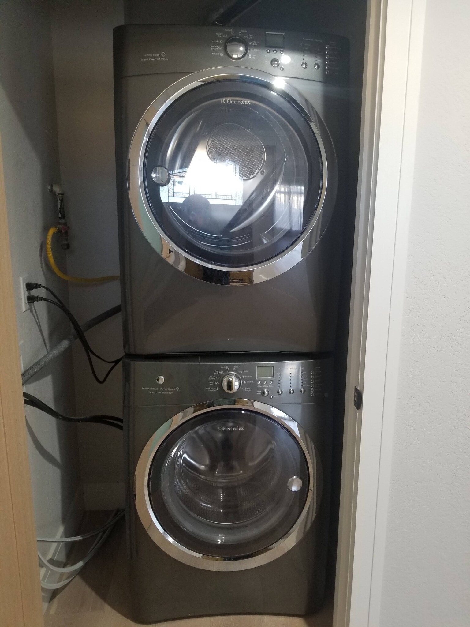 In-unit private w/d - 1887 24th Ave