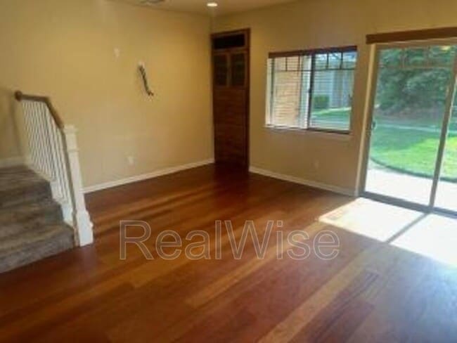 Building Photo - 1709 SE Softwood Way