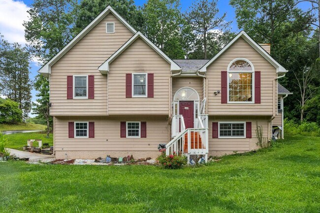 Primary Photo - Charming 4BR House in Douglasville
