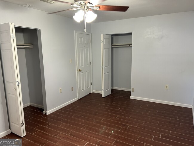 Building Photo - 542 Chateau Cir