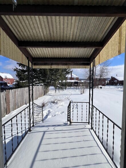 Building Photo - 866 Miller Ave