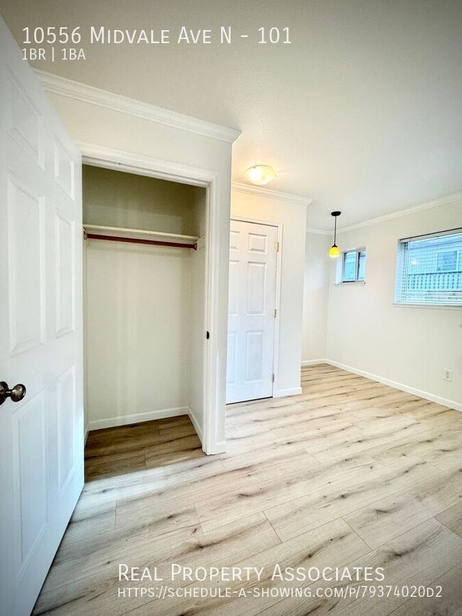 Building Photo - 10556 Midvale Ave N