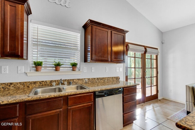 Building Photo - 3220 Scarlet Point Dr