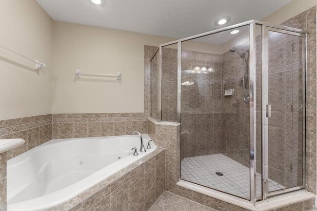 Building Photo - 868 Stonechase Ln