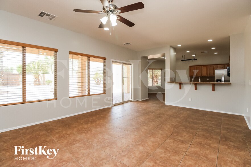 Building Photo - 29010 N Cactus Cir