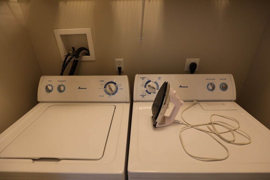 Building Photo - 59 Walpole St