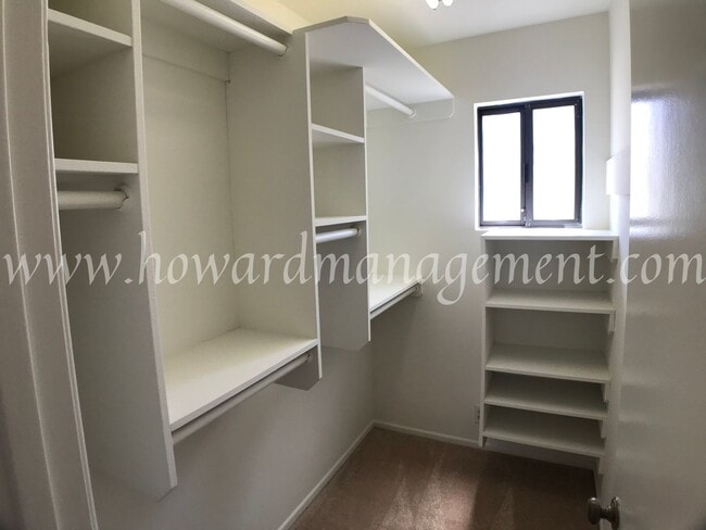 Building Photo - Two story home with newer central A/C in the Mar Vista Hills. Large kitchen, family room, and lar...