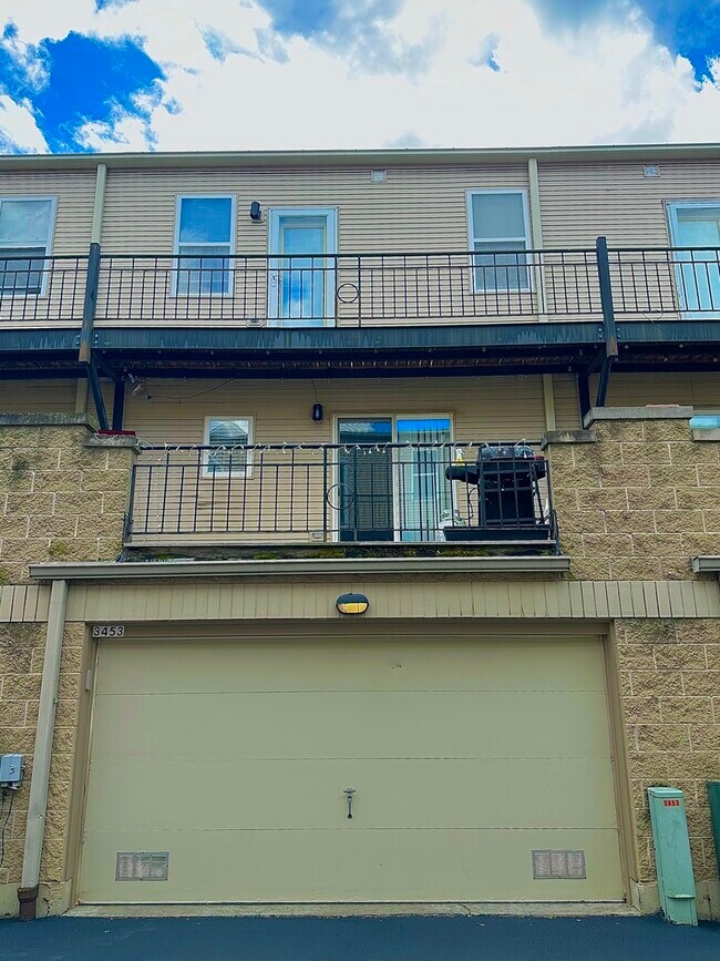 Building Photo - 3453 N Lawndale Ave