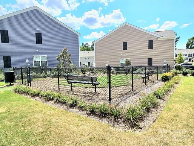 Building Photo - 8114 Murray Br Dr