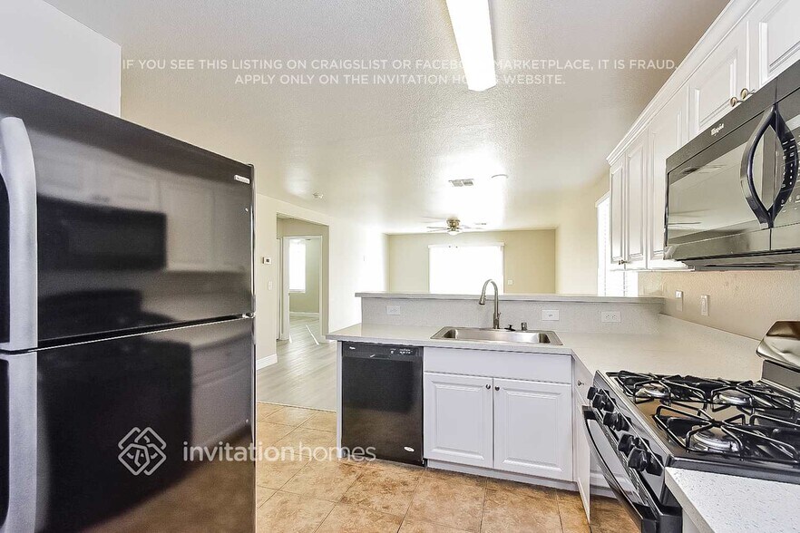 Building Photo - 5357 Jose Ernesto St