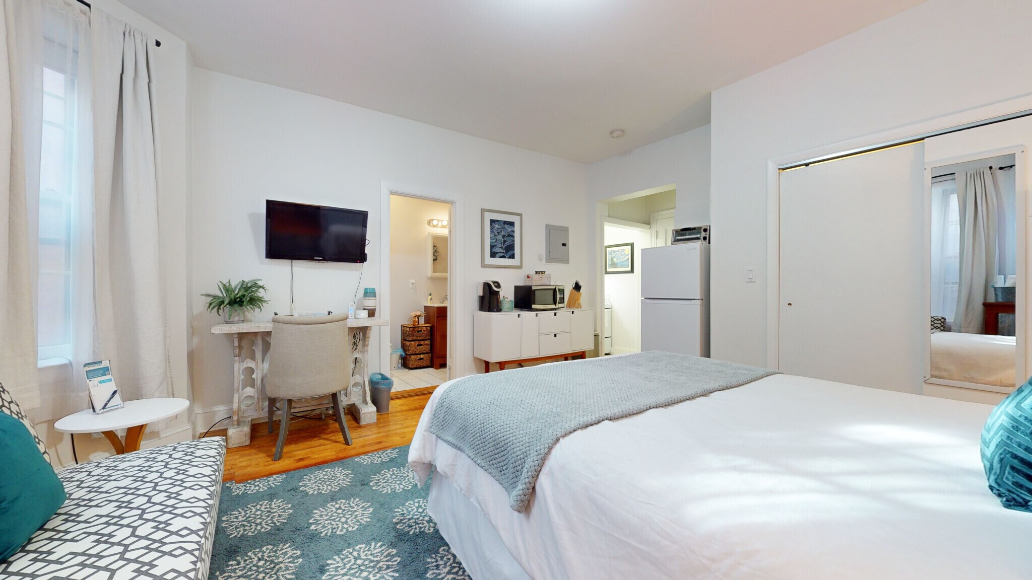 Building Photo - 1253 Beacon St