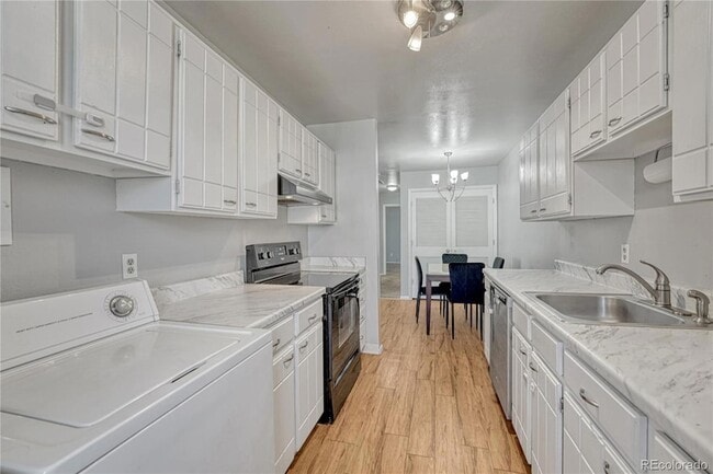 Building Photo - 7968 Chase Cir