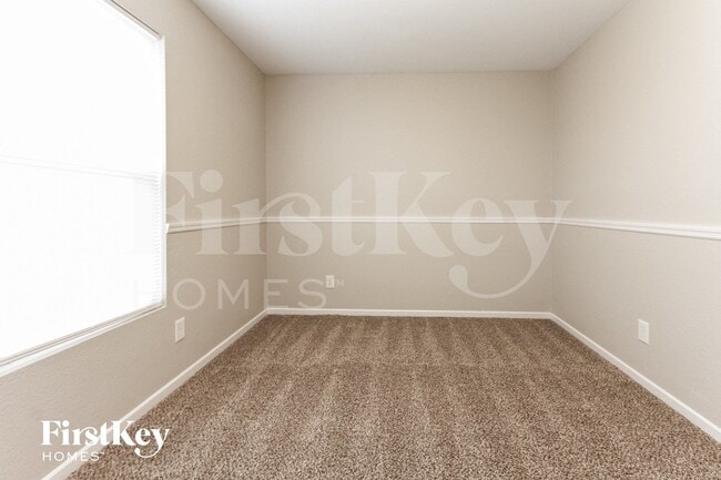 Building Photo - 8715 Hosta Way