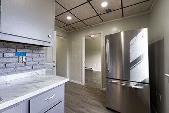 Building Photo - Spruce (294)