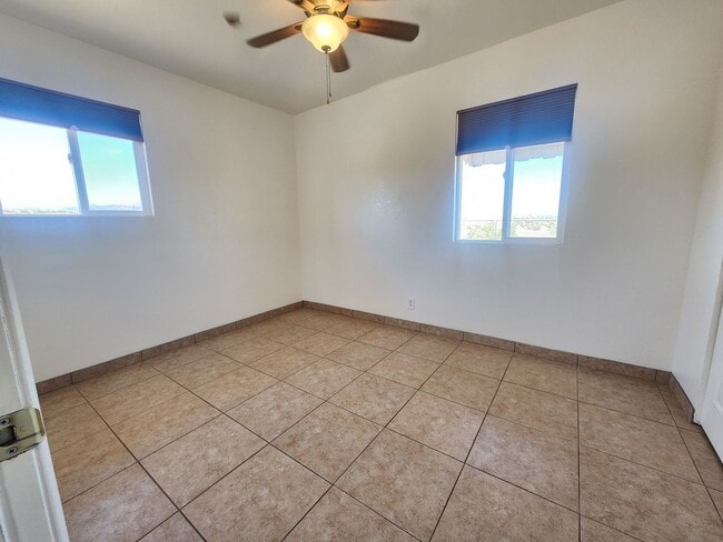 Building Photo - Beautiful 2 Bedroom on 2 1/2 Acres