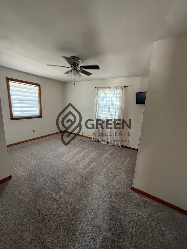 Building Photo - 2 bed 1 bathroom home for rent in Bradley IL