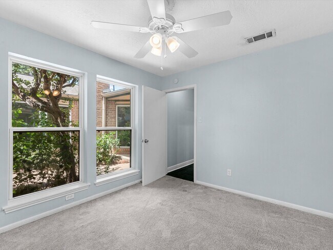 Building Photo - 9006 Donys Dr