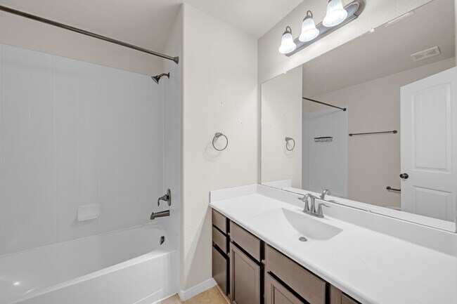 Building Photo - 323 Kinderwood Trail