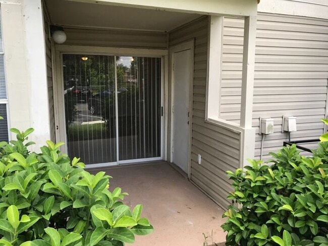 Building Photo - Cozy 1 Bedroom/1 Bathroom Near Millennium Mall!