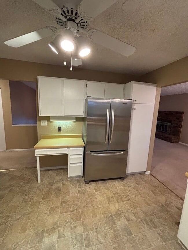 Building Photo - Westside 3 Bedroom Home in D20