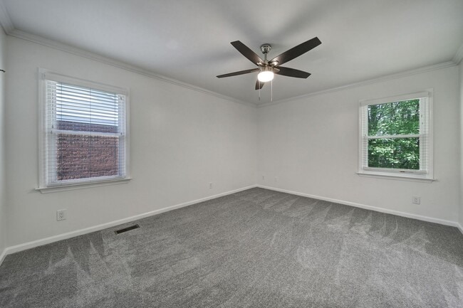 Building Photo - Charming Matthews Home for Rent!