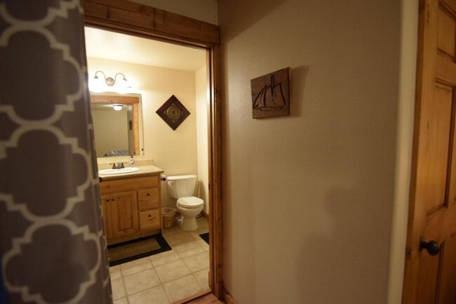Building Photo - FURNISHED Aspen Village 2bd/2ba