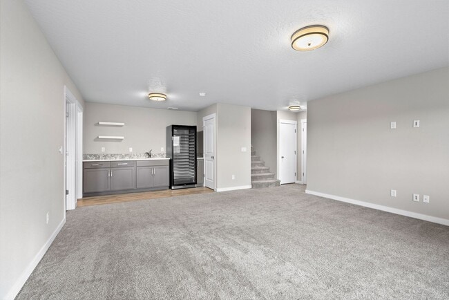 Building Photo - Luxury Four Bedroom with Breathtaking Views