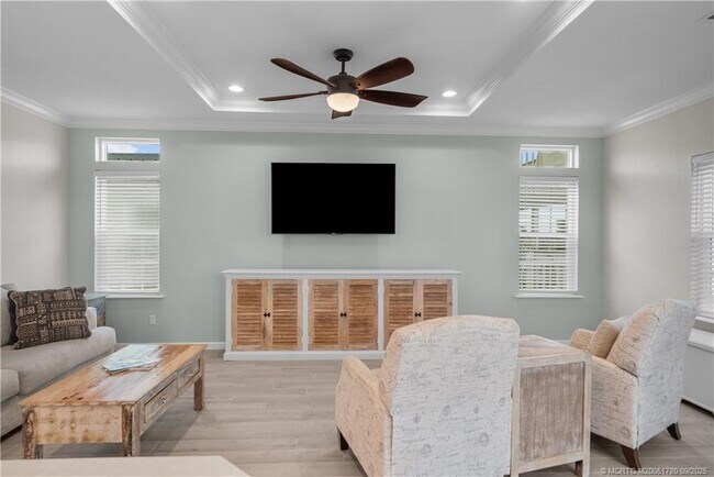 Building Photo - 257 NE Coastal Dr