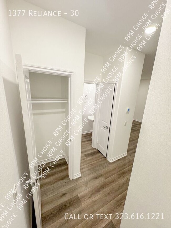 Building Photo - 1377 Reliance-30