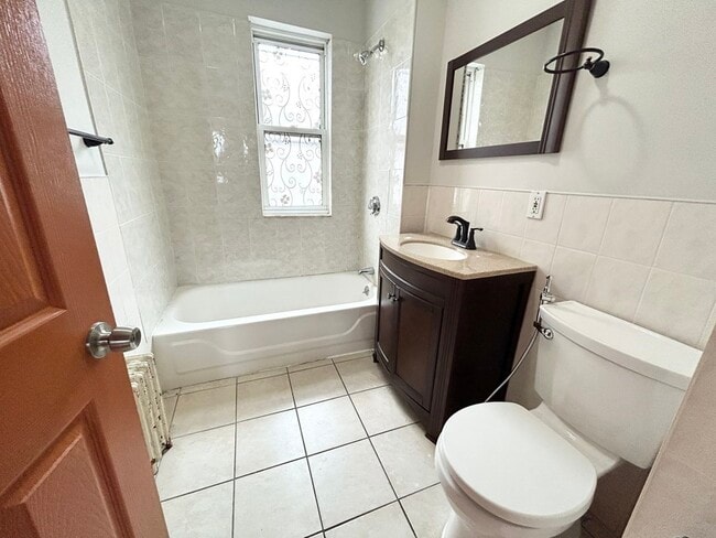 Building Photo - 18 Eastman St