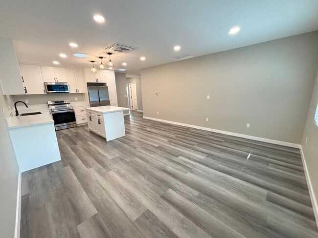 Building Photo - Brand new 2 bedroom home available now in Lakewood