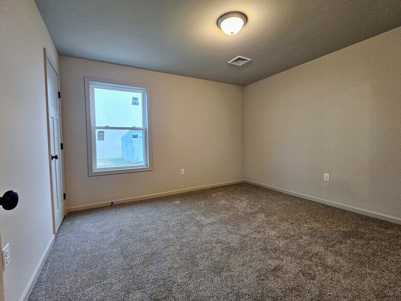 Building Photo - 2628 Creek Hill Rd