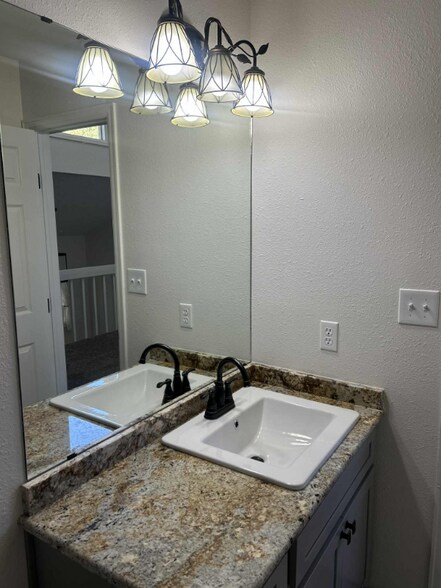 Building Photo - 2675 Springside Ct