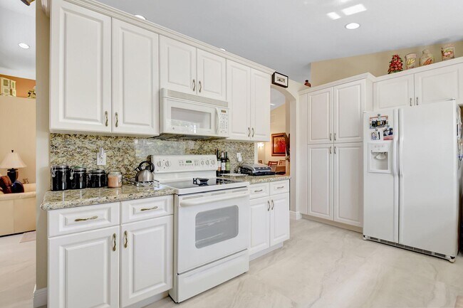Building Photo - 9798 Casa Mar Dr