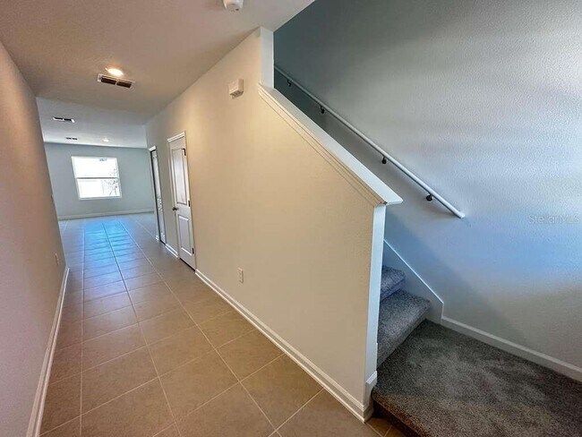 Building Photo - 5431 Meadow Walk Dr