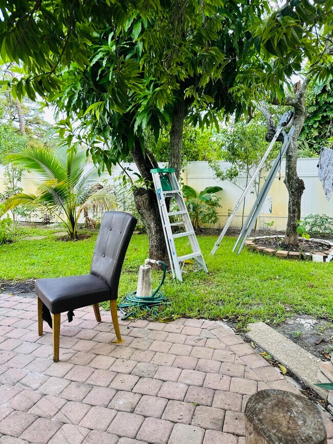 Building Photo - 4862 Tortuga Dr
