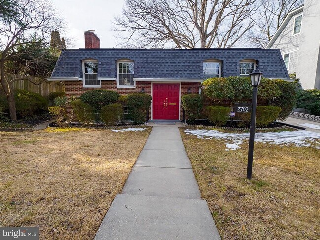 Building Photo - 2702 Navarre Dr