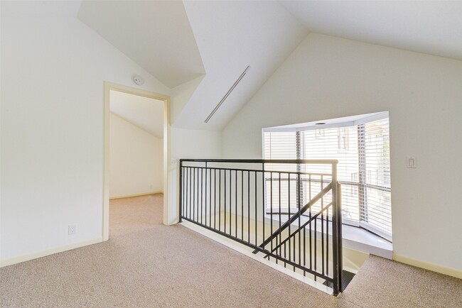 Building Photo - 1516 Bonnie Brae St