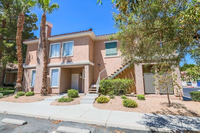 Building Photo - CUTE UPGRADED 3 BEDROOM CONDO IN HENDERSON!
