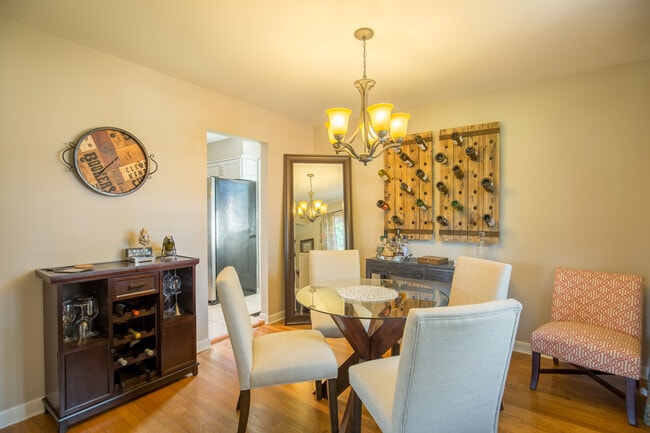 Building Photo - 4311 Kinloch Rd