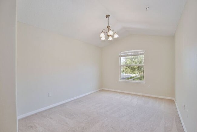 Building Photo - Stylish 3/2.5 Townhome with Open Floor Pla...