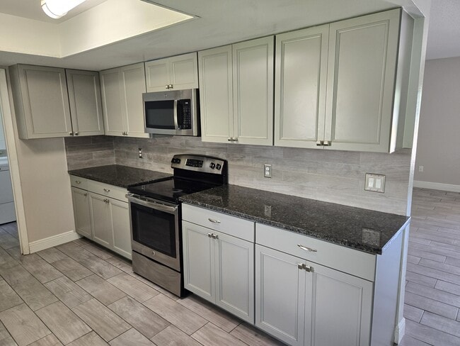 Building Photo - 108 Loredo Ln