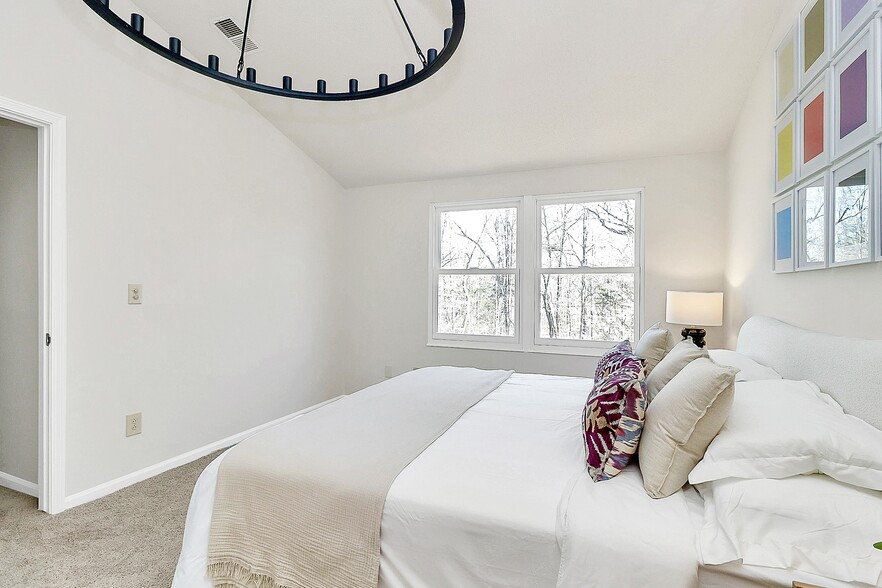 Building Photo - 7737 Batavia Ln